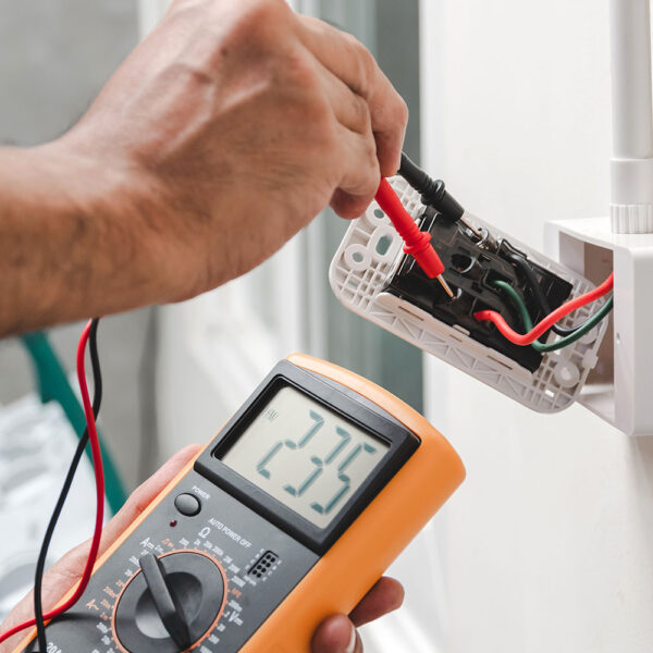 Travaux d'électricité à Nalliers : Jimmy Danieau, électricien à Nalliers